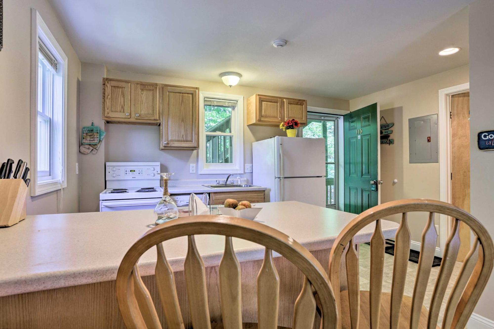 Lake Getaway Walk Across Street To Private Beach! Gilford Exterior foto